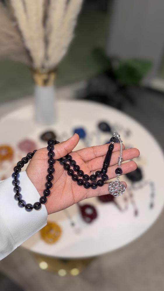 Black transparent clip