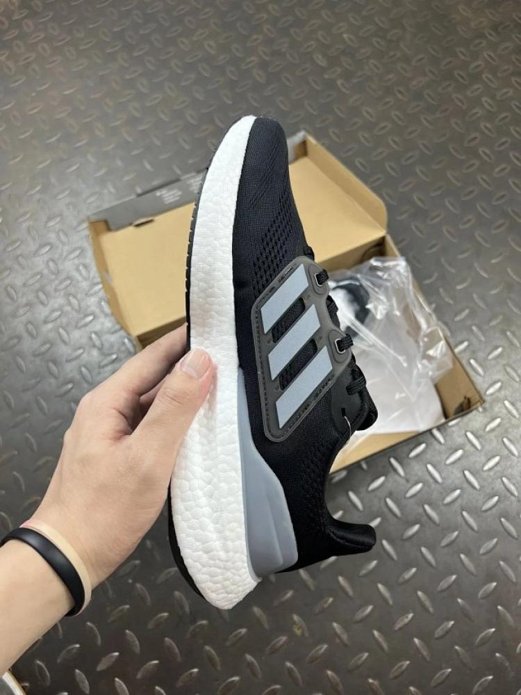 شوز Adidas Pureboost