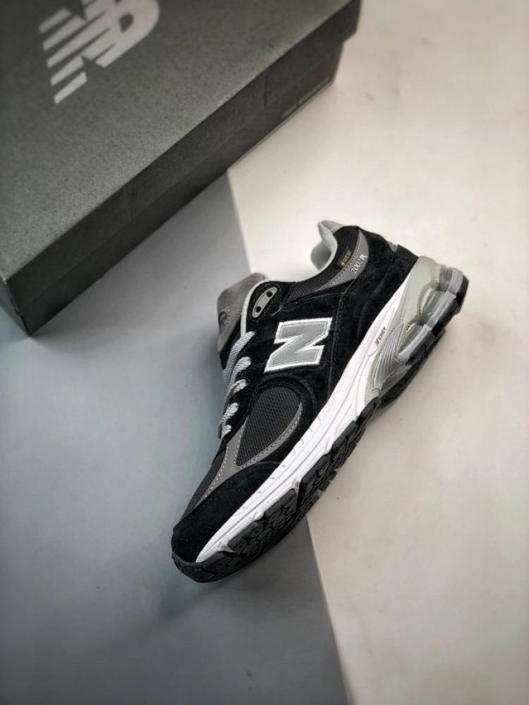 شوز New Balance 2002R