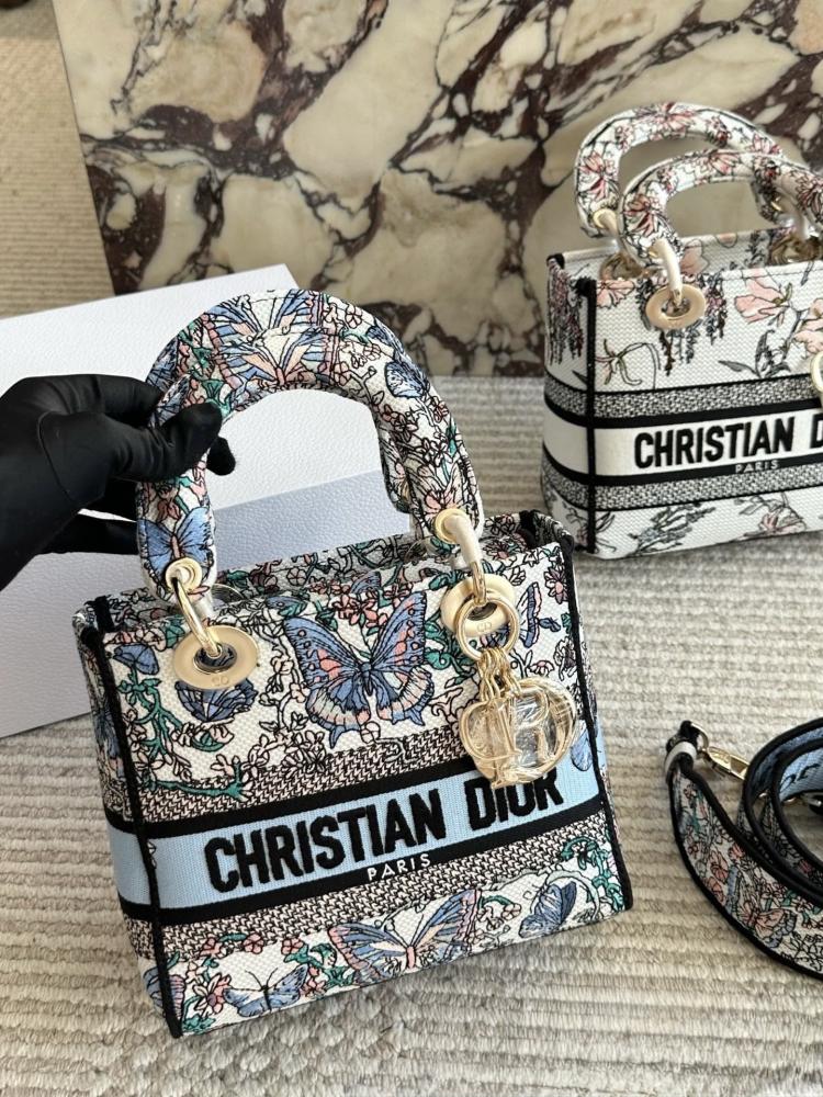 حقيبة Dior Embroidered Lady