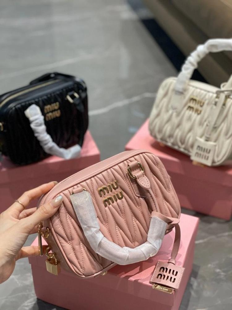 حقيبة Miu Miu Leather Bowling