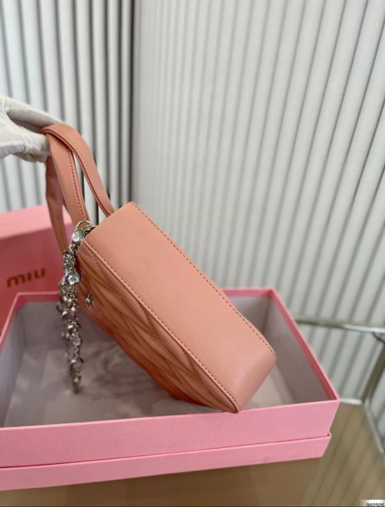 حقيبة Miu Miu Matelassé Tote