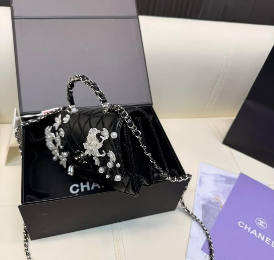حقيبة Chanel Flower & Pearl Flap
