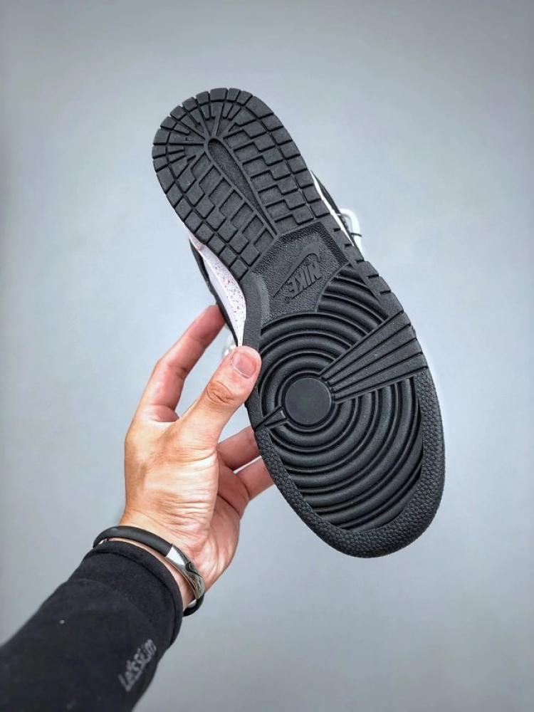 شوز Nike Dunk Low x Off-White