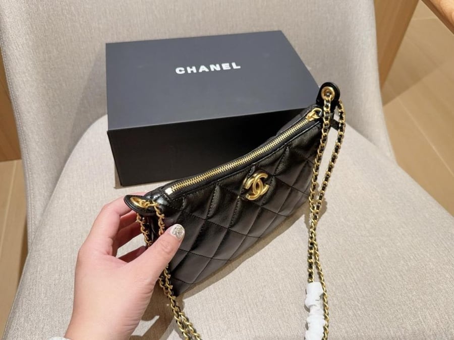 حقيبة Chanel Hobo