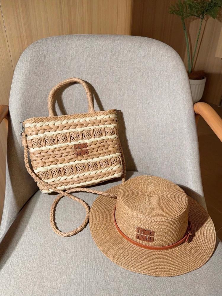 حقيبة Miu Miu Woven Tote