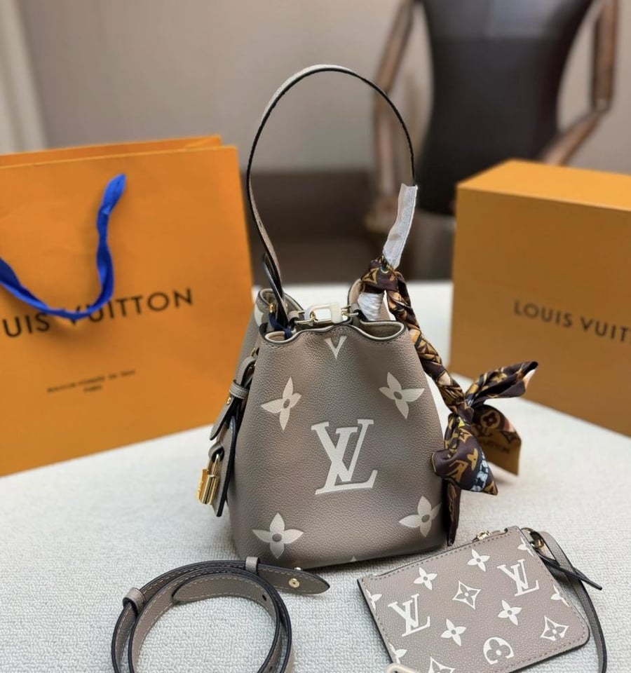 حقيبة Louis Vuitton All In BB