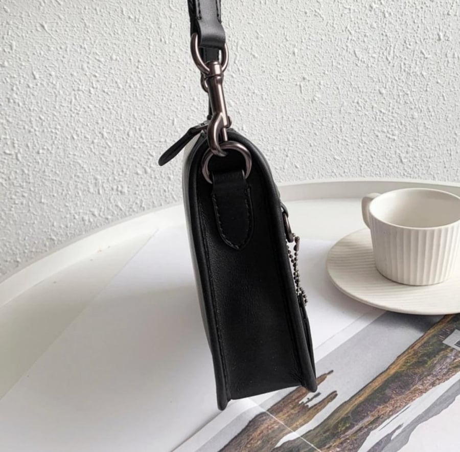 حقيبة COACH Square Crossbody
