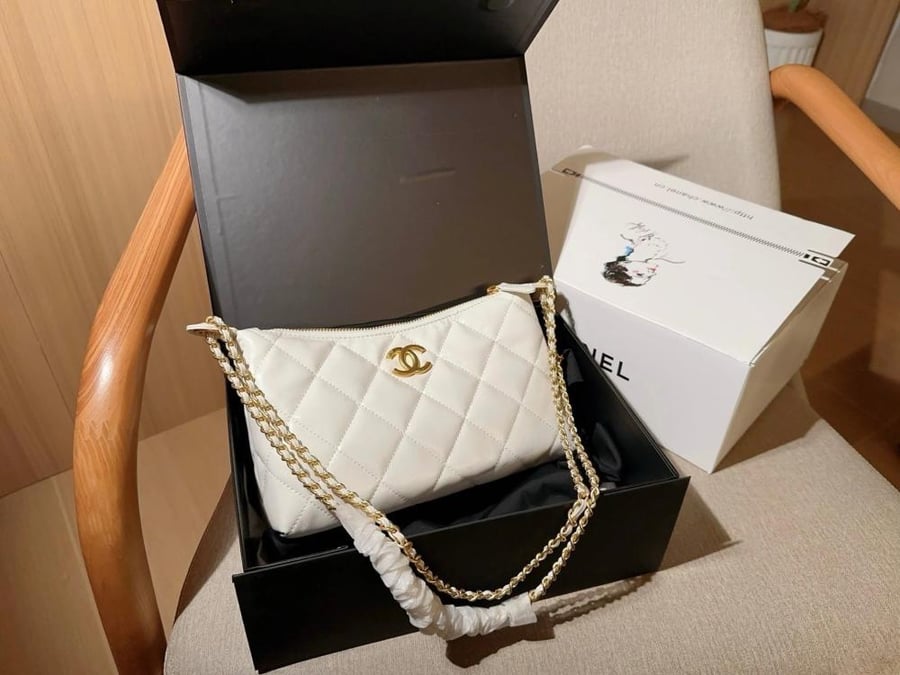 حقيبة Chanel Hobo