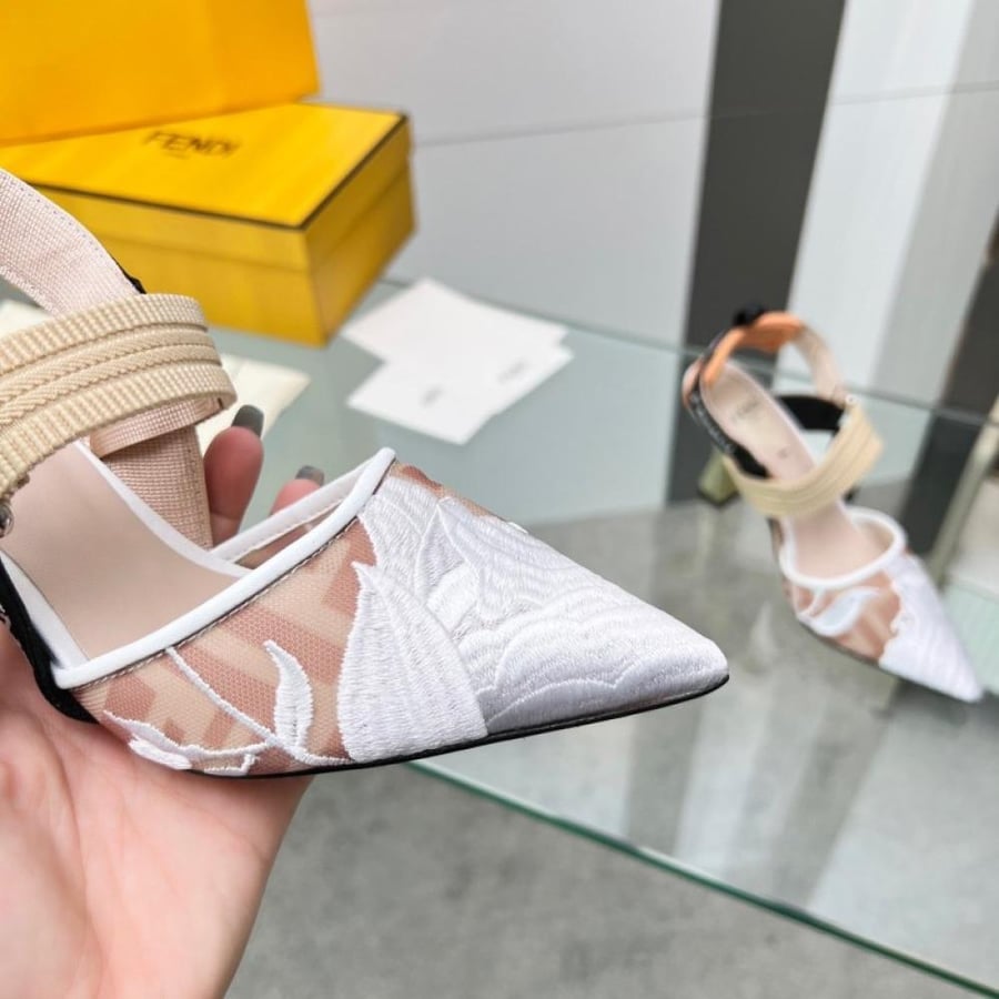 كعب Fendi Colibrì