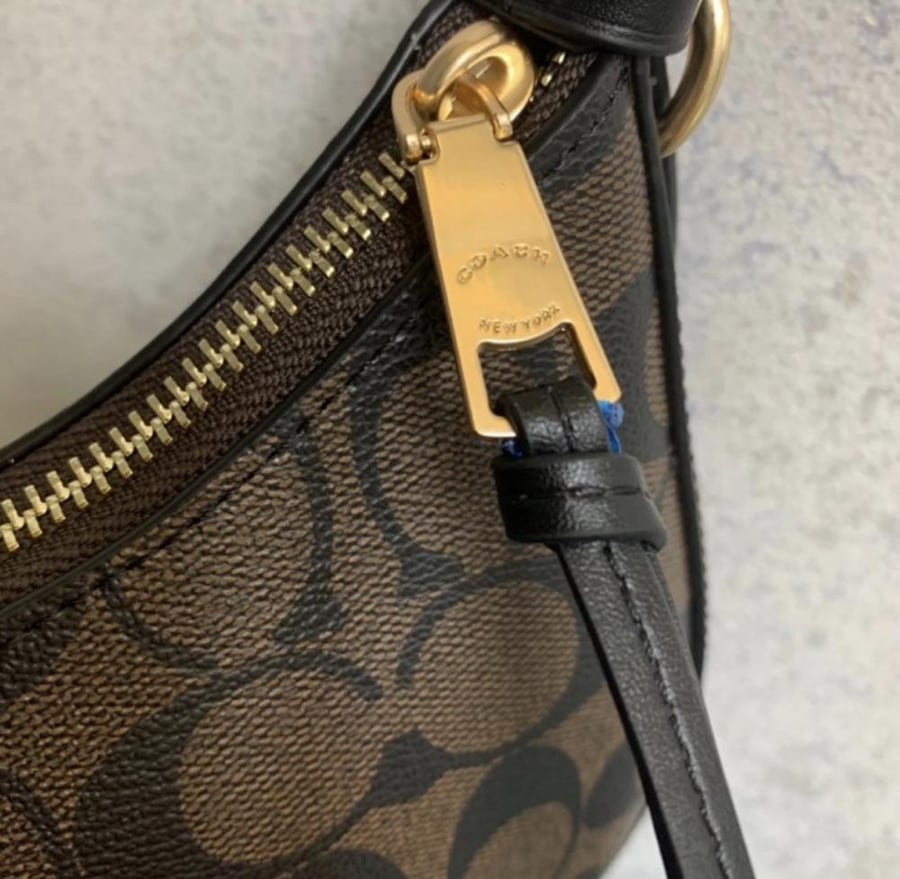 حقيبة Coach Kleo Hobo