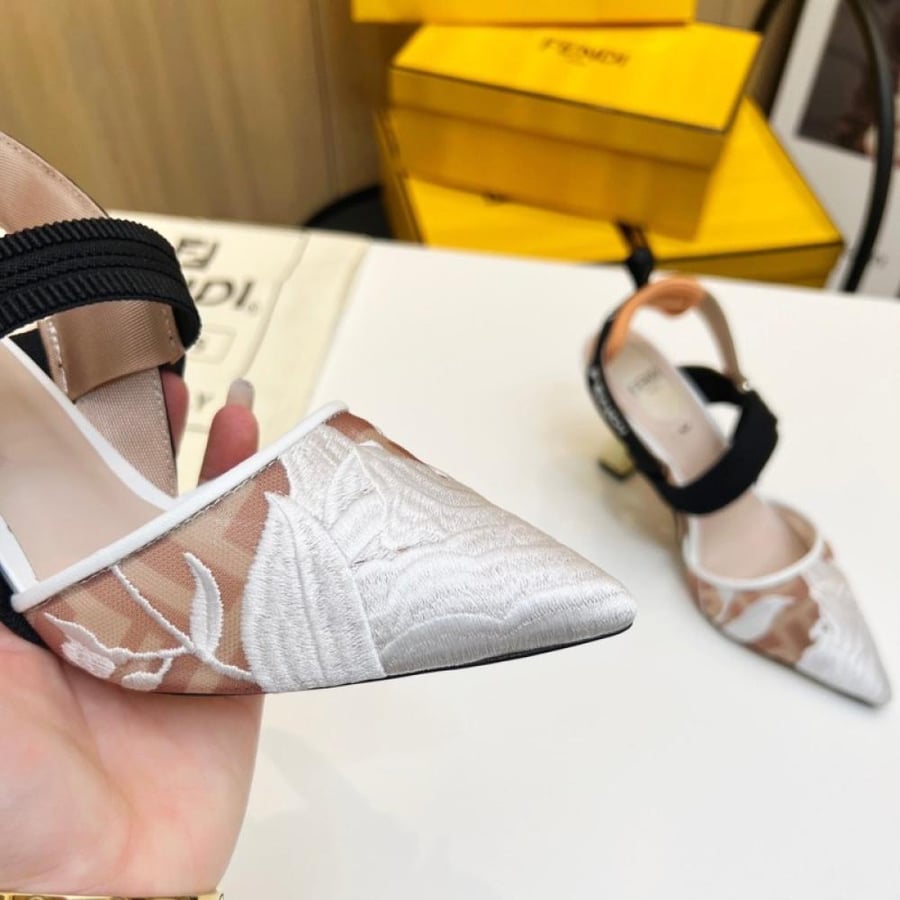 كعب Fendi Colibrì
