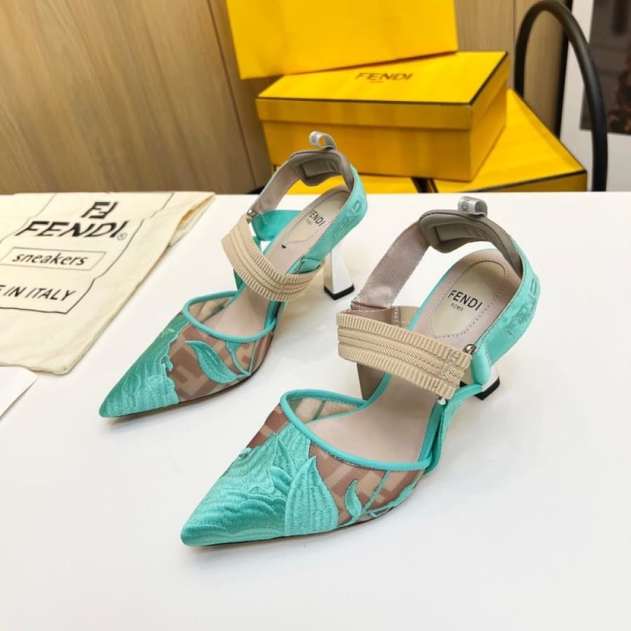 كعب Fendi Colibrì