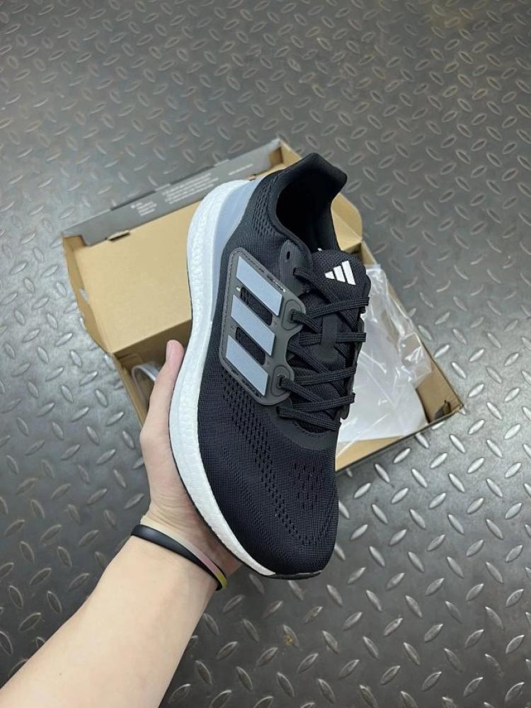 شوز Adidas Pureboost