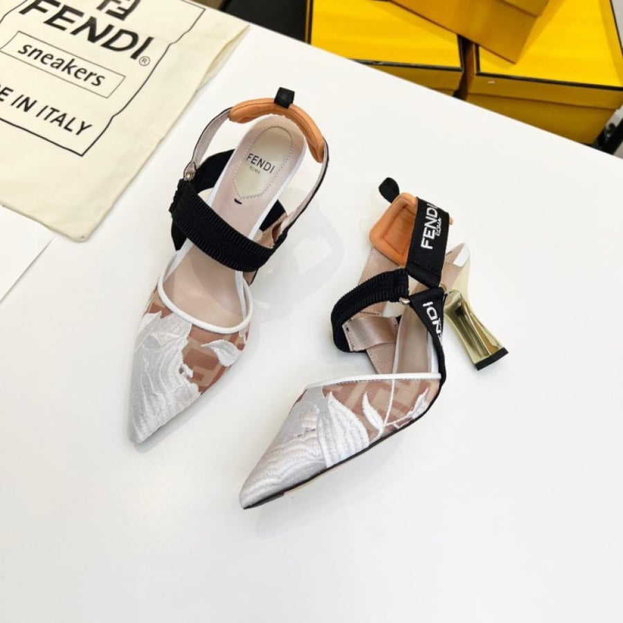كعب Fendi Colibrì