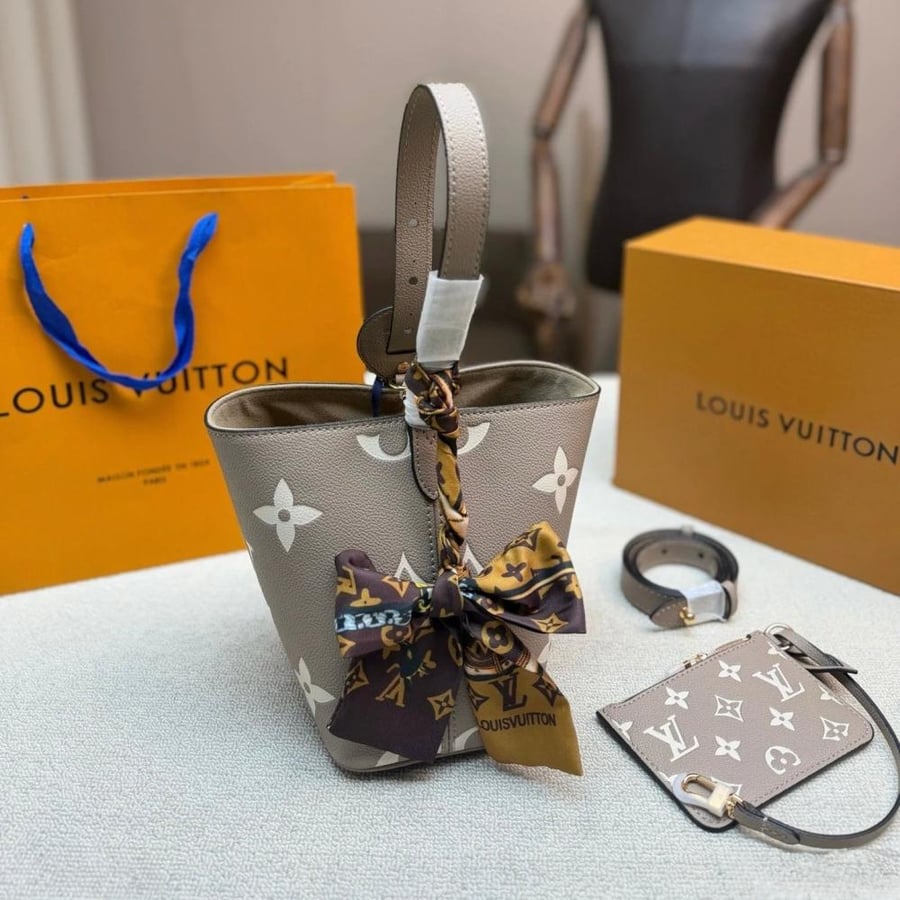 حقيبة Louis Vuitton All In BB
