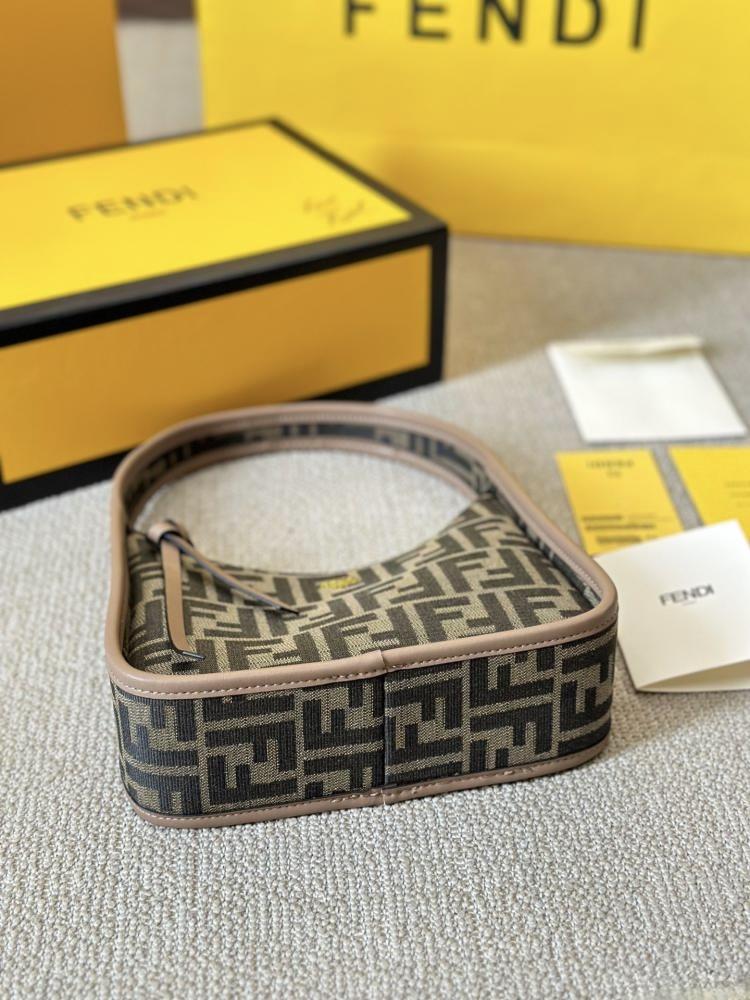 حقيبة Fendi Cookie FF Monogram