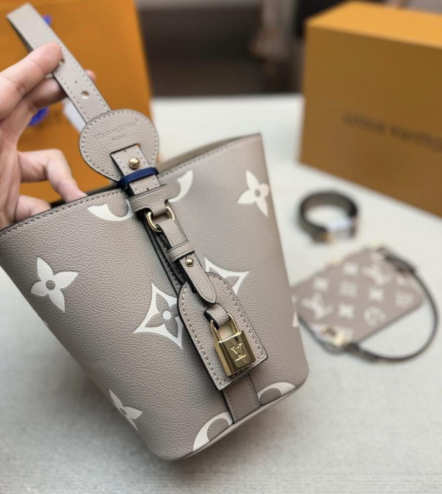 حقيبة Louis Vuitton All In BB