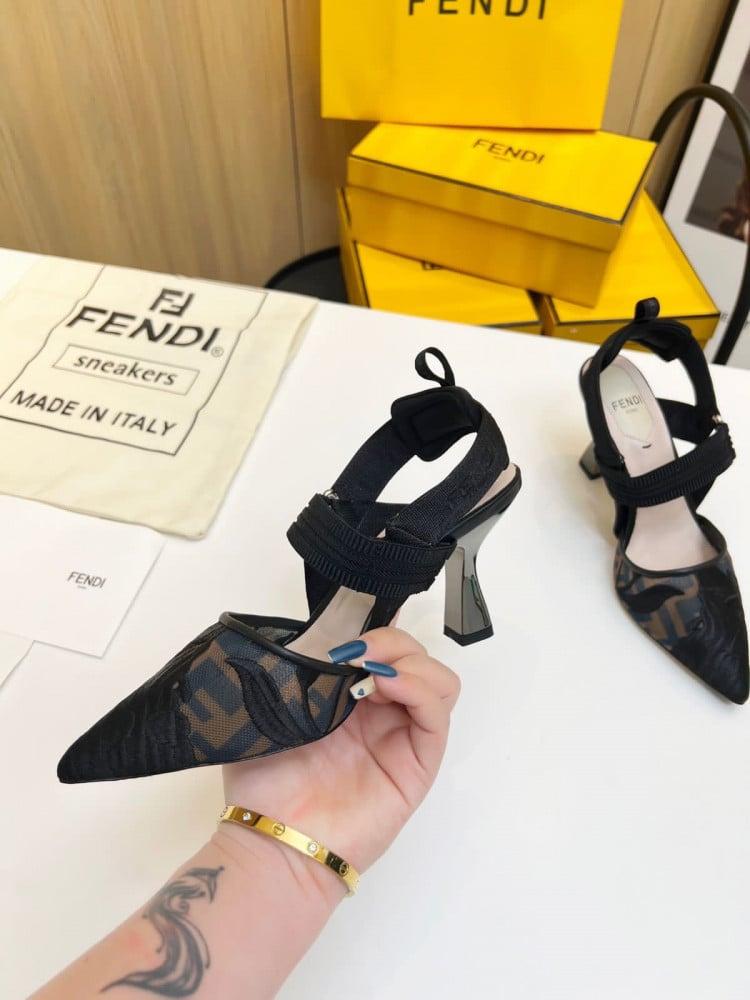 كعب Fendi Colibrì