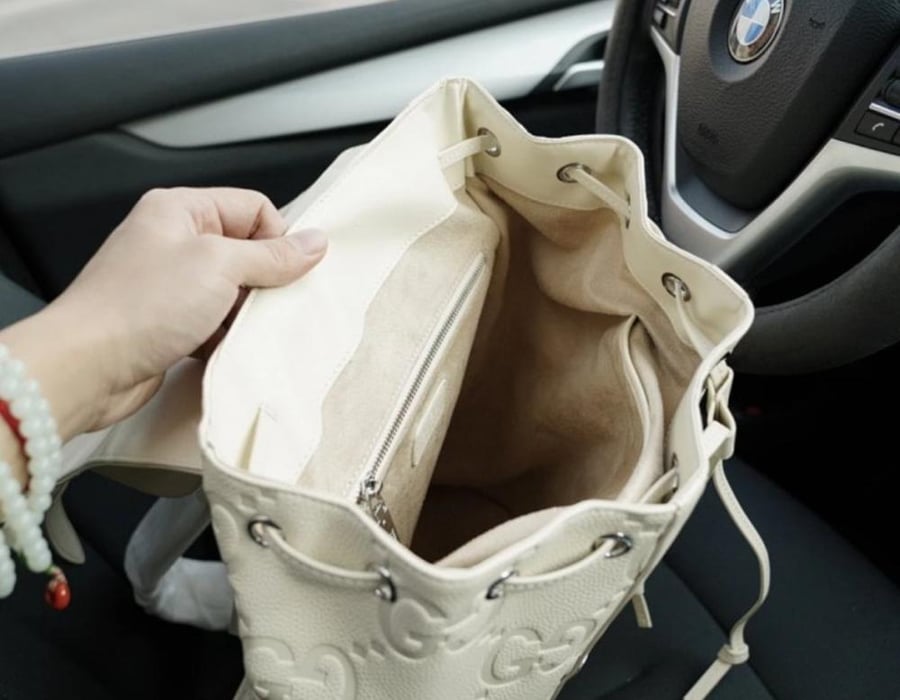 حقيبة الظهر GG Embossed Leather