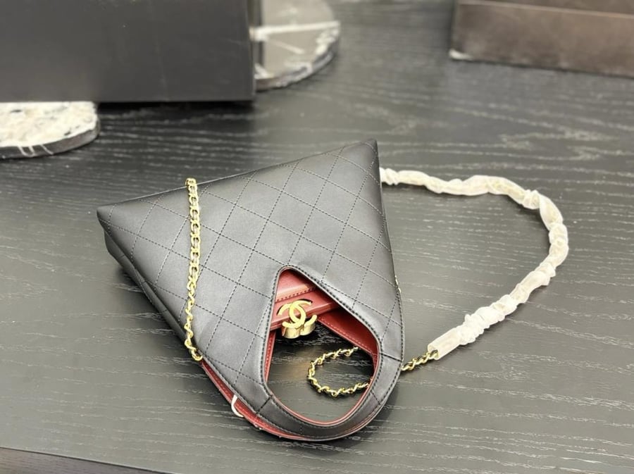 حقيبة Chanel Hobo