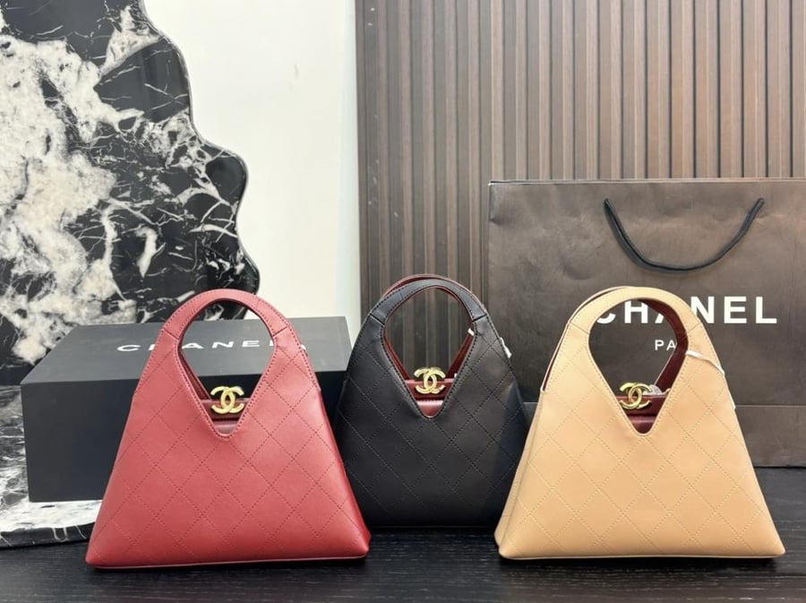 حقيبة Chanel Hobo