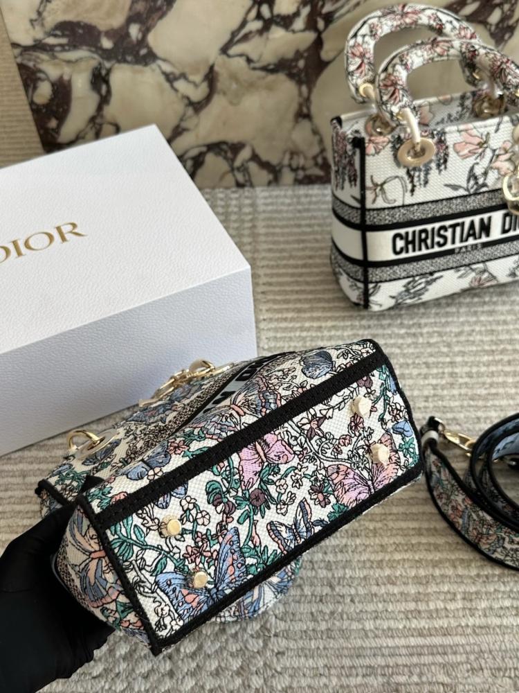 حقيبة Dior Embroidered Lady