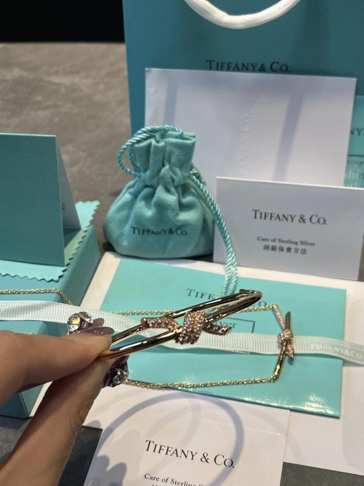طقم Tiffany & Co. Knot Set