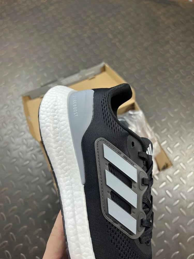شوز Adidas Pureboost