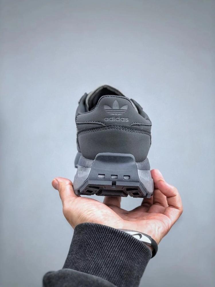 شوز Adidas Retropy E5
