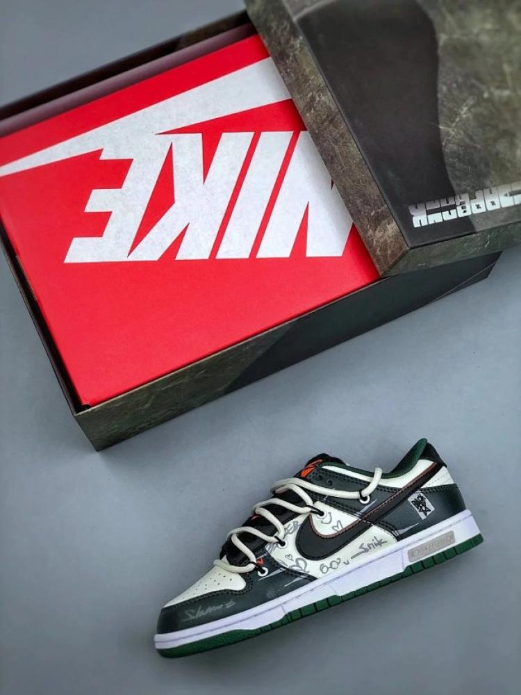 شوز Nike Dunk Low