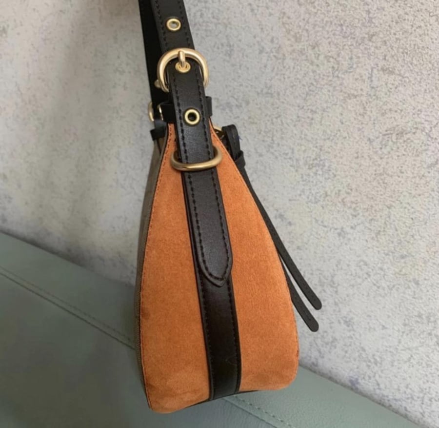 حقيبة Coach Kleo Hobo