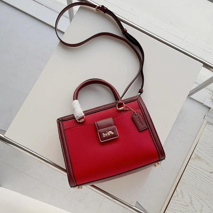 حقيبة Coach Rogue Carryall