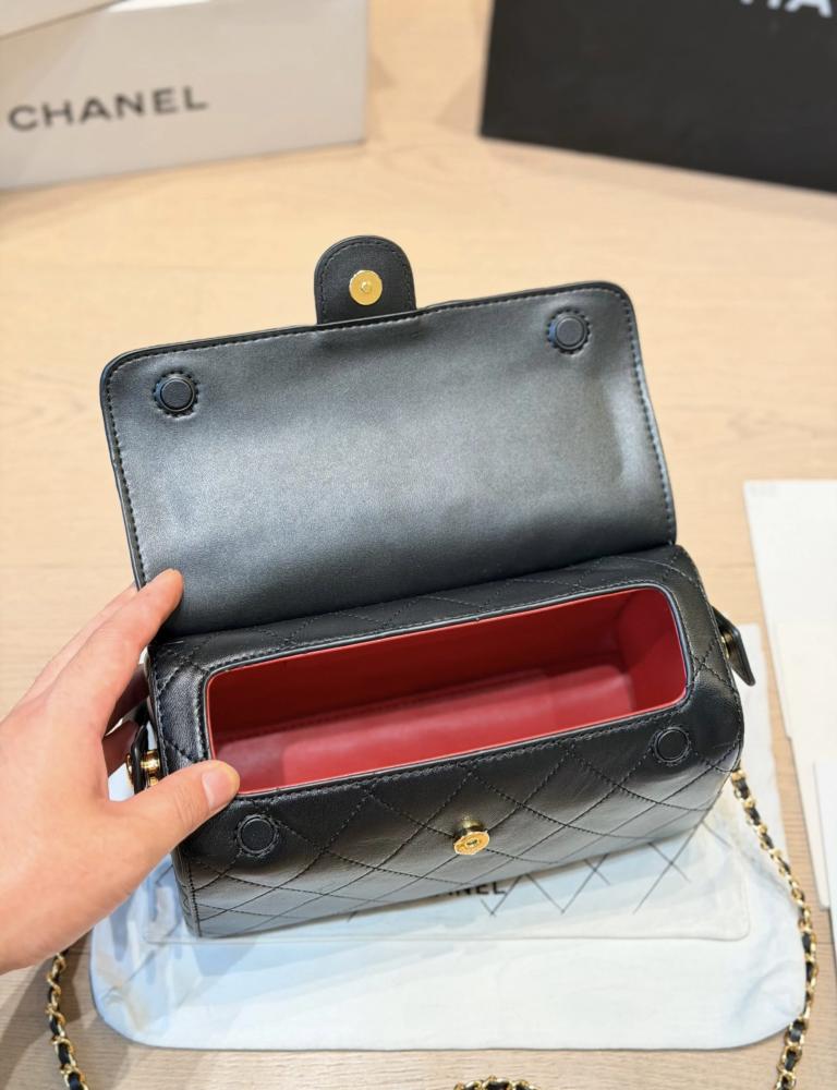 حقيبة Chanel Mini Flap