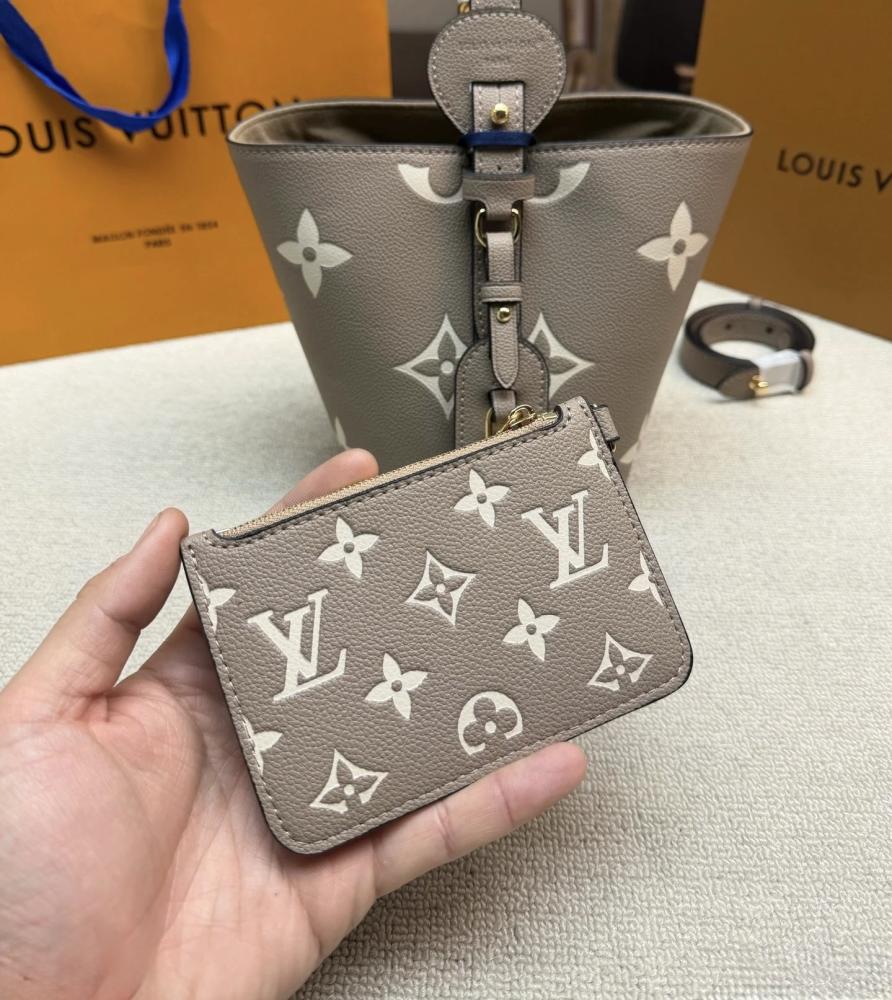حقيبة Louis Vuitton All In BB