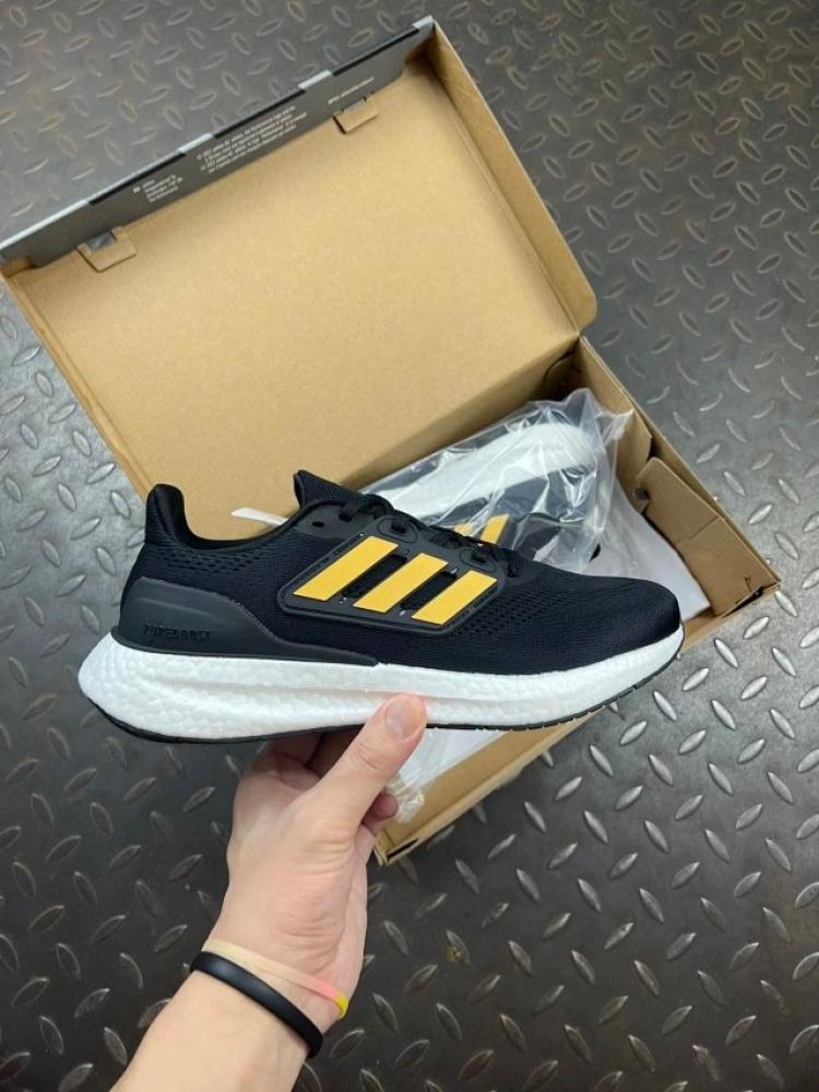 شوز Adidas Pureboost