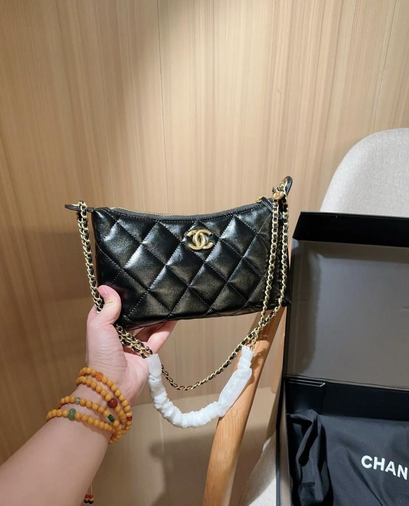 حقيبة Chanel Hobo