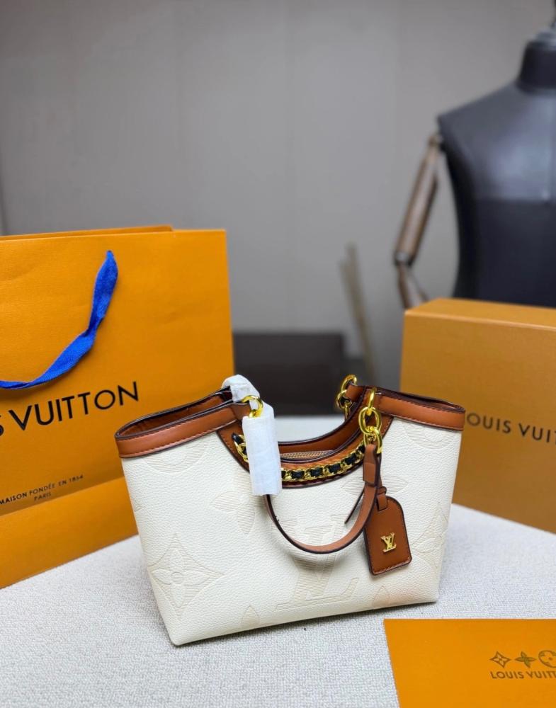 حقيبة LV Monogram Small Tote
