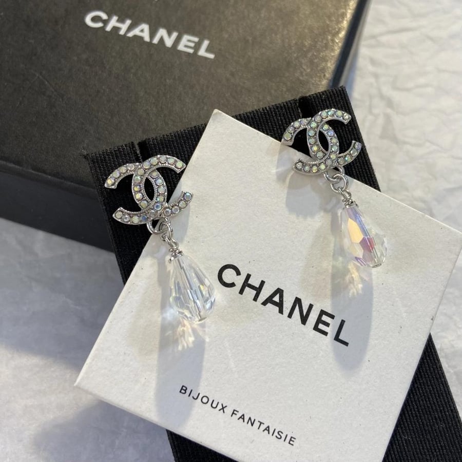 حلق Chanel Crystal