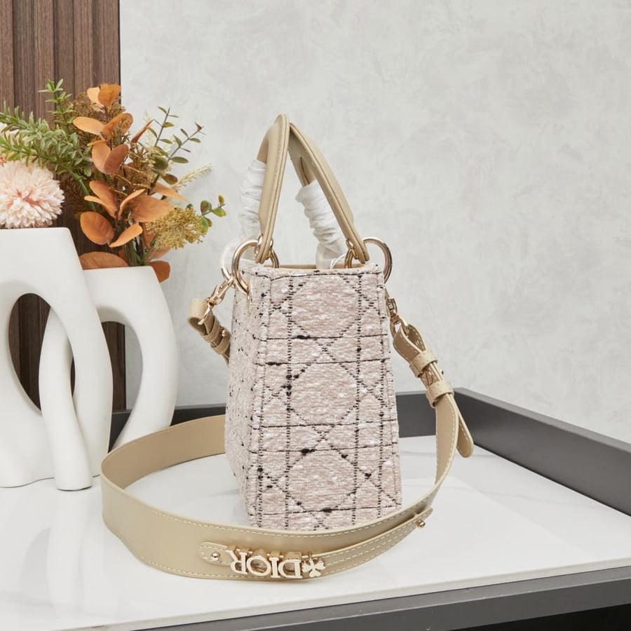 حقيبة Lady Dior Tweed