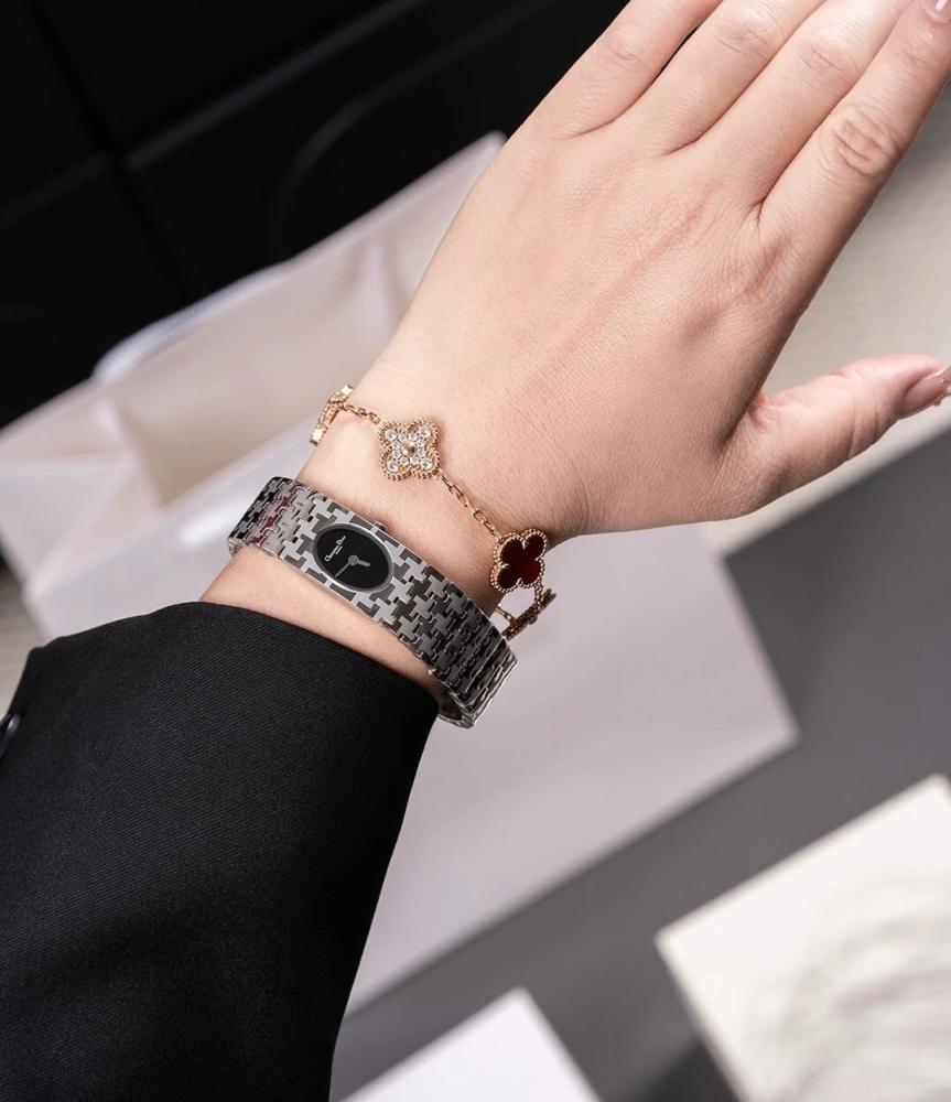 ساعة DIOR Vintage Houndstooth