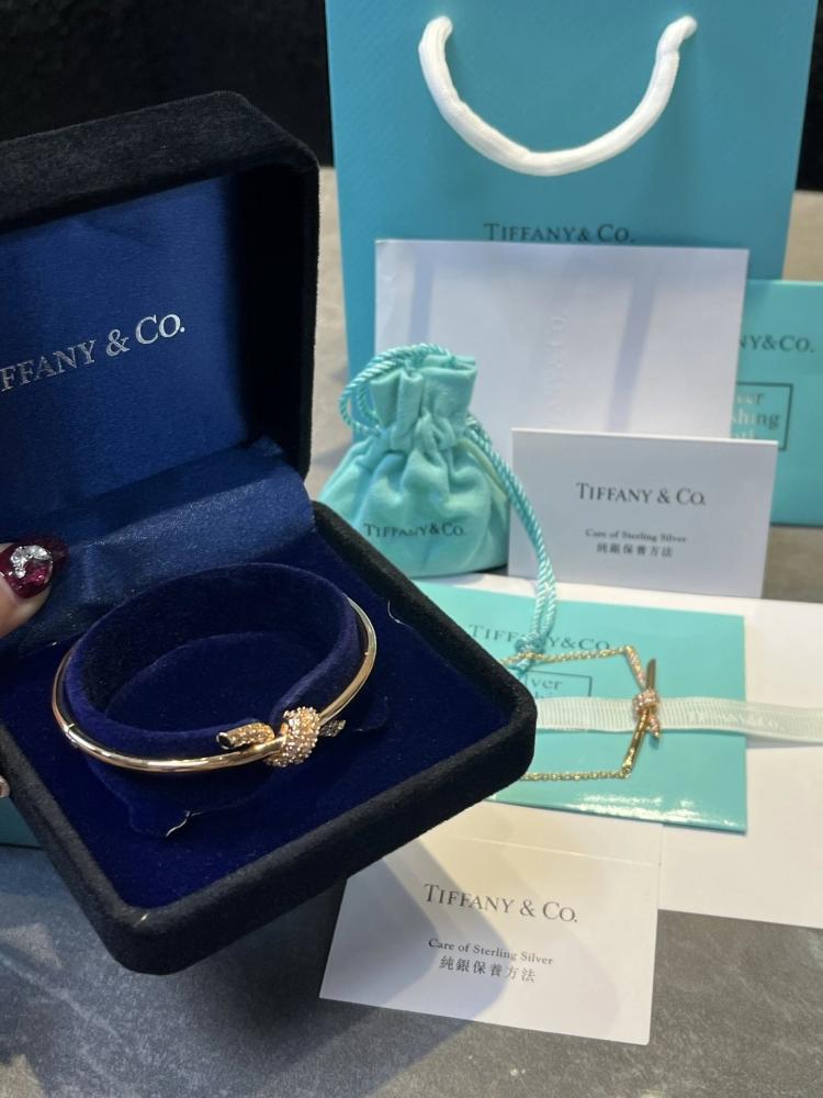 طقم Tiffany & Co. Knot Set