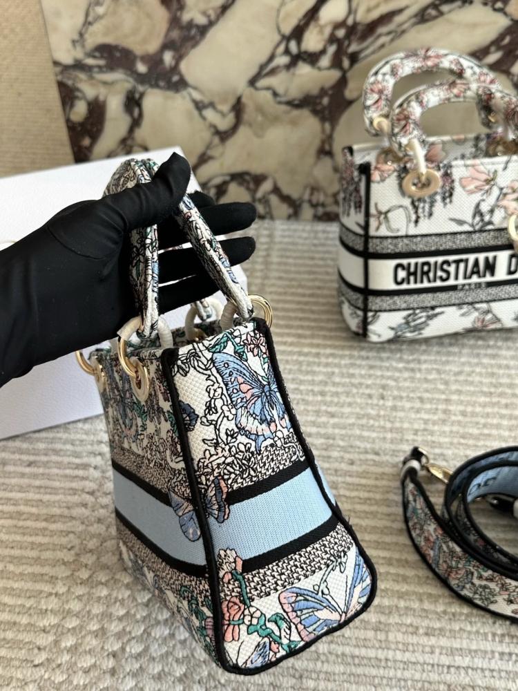 حقيبة Dior Embroidered Lady