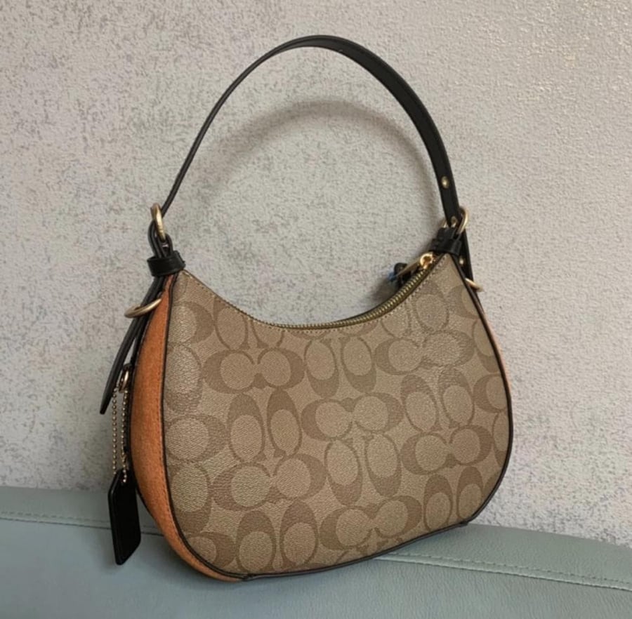 حقيبة Coach Kleo Hobo