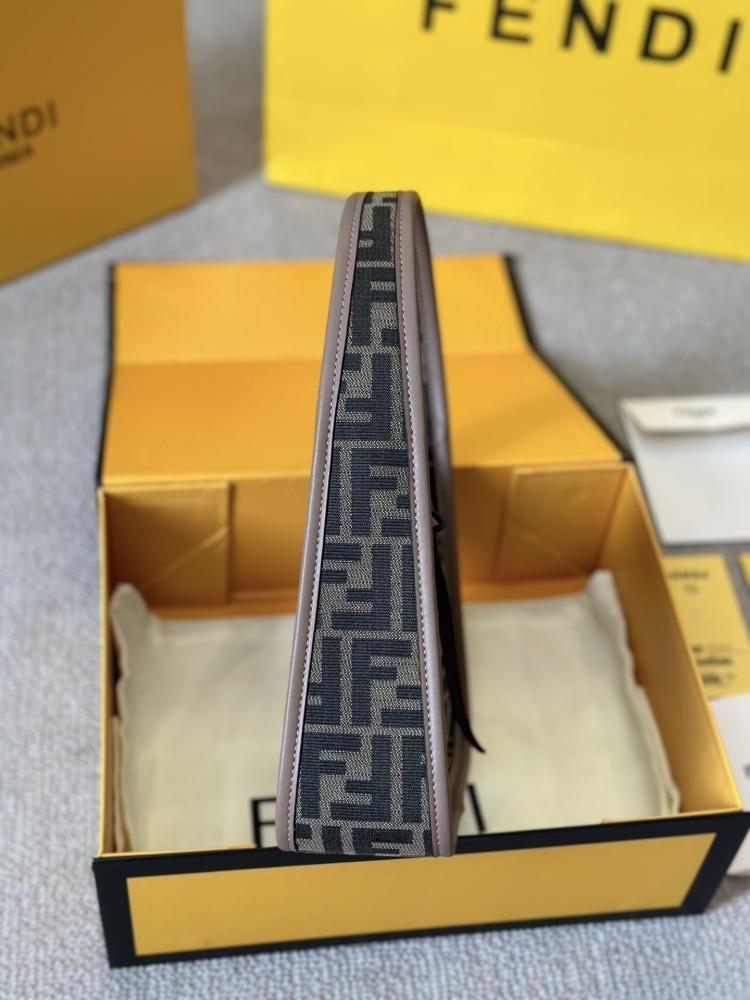حقيبة Fendi Cookie FF Monogram