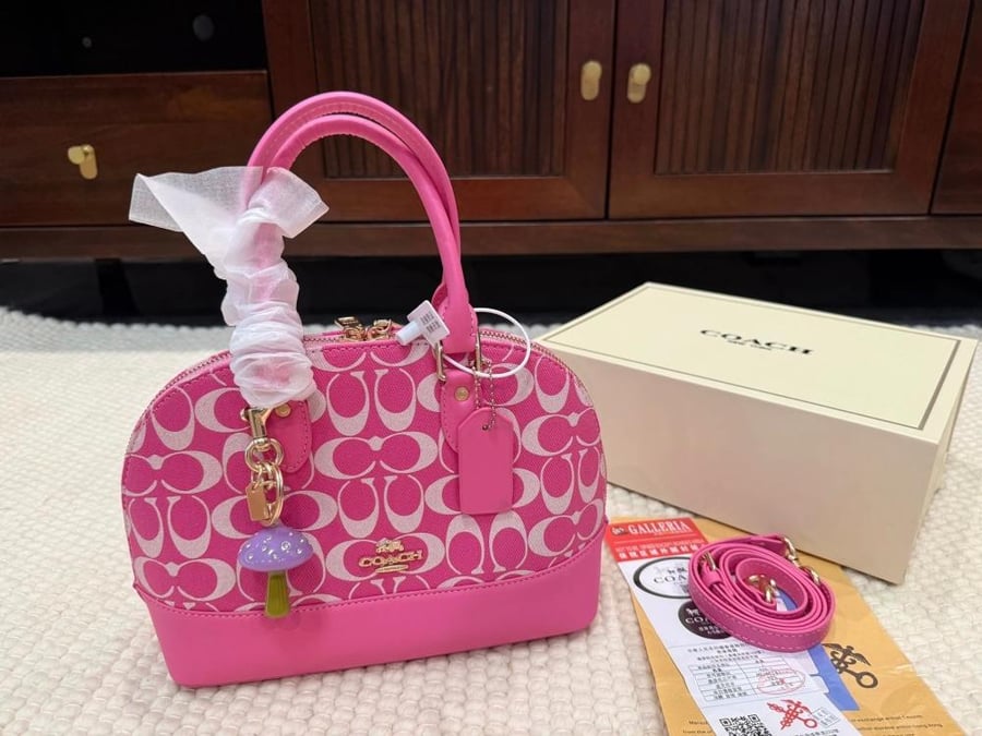 حقيبة Coach Sabrina Satchel