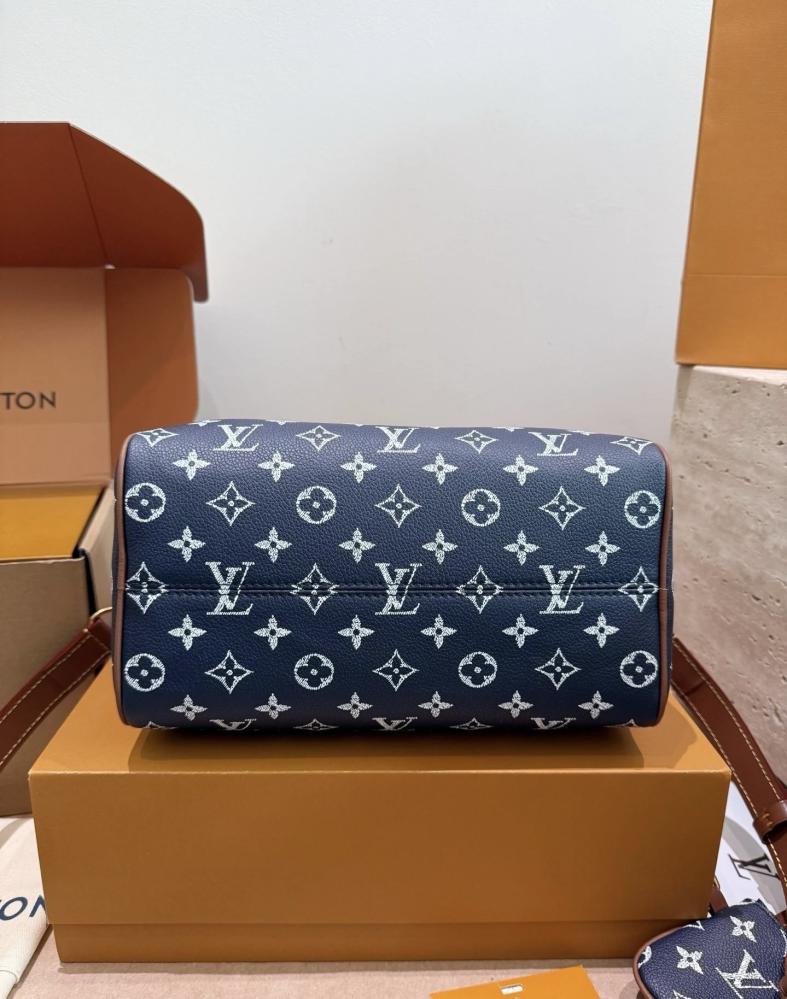 حقيبة Louis Vuitton x Nigo Speedy
