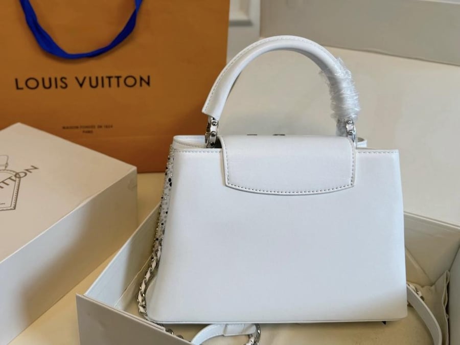 حقيبة Louis Vuitton Capucines