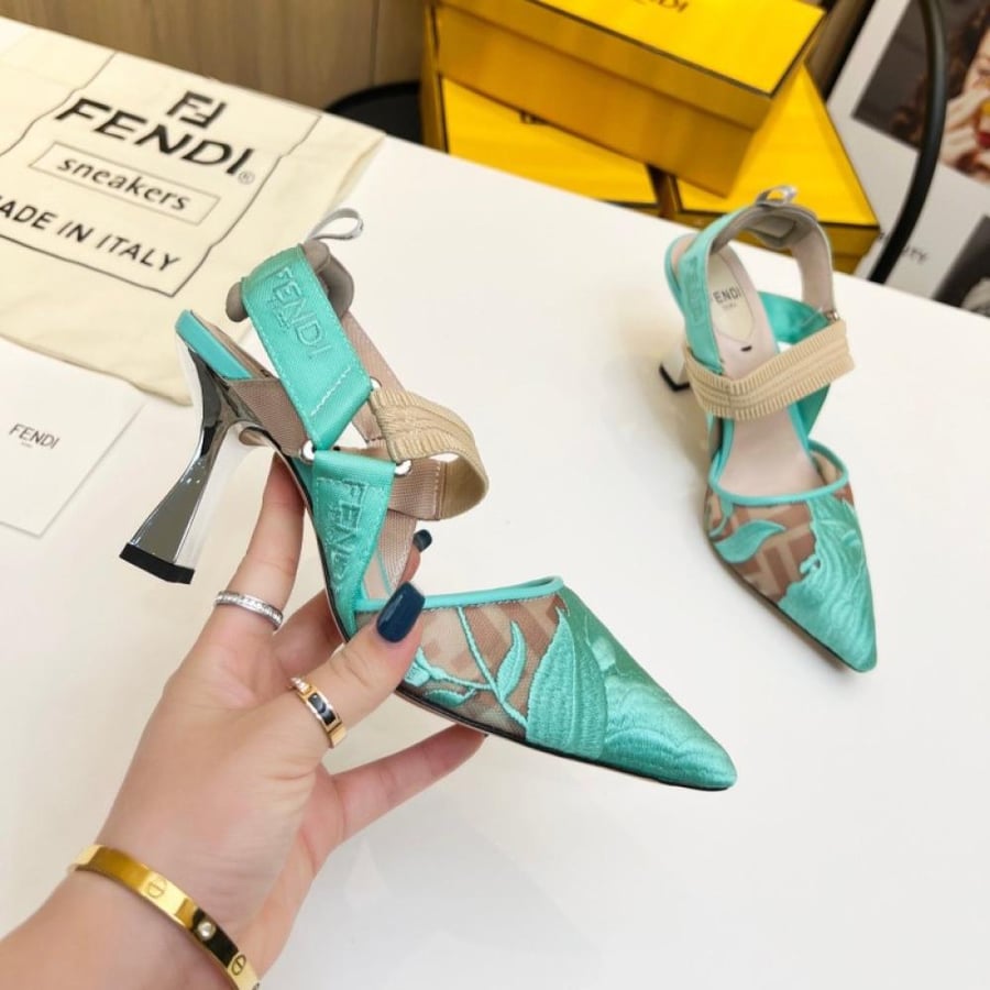 كعب Fendi Colibrì