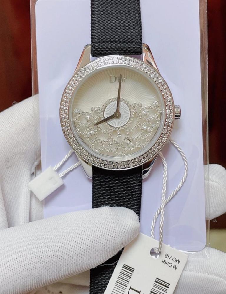 ساعة DIOR Diamond Bezel